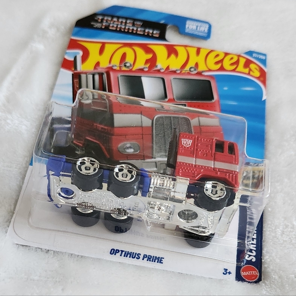 🚛🤖Mattel Hot Wheels Optimus Prime Truck – Transformers – NWT Autobot toy car - Picture 3 of 8